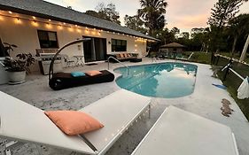 Vacation Pool Home In The Woods.